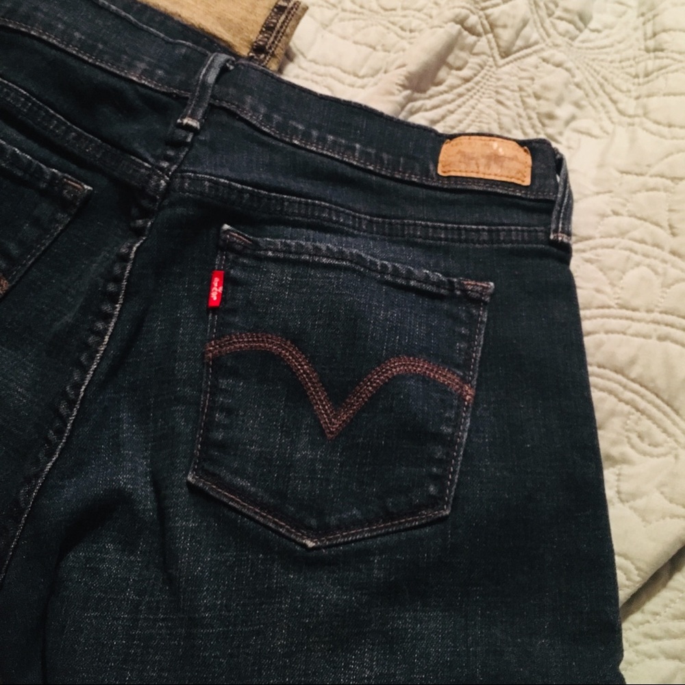 Levi’s Capris - Picture 5 of 6